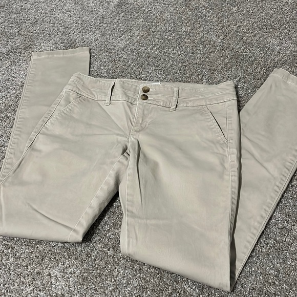American Eagle Outfitters- khaki - size 2 - Picture 4 of 6
